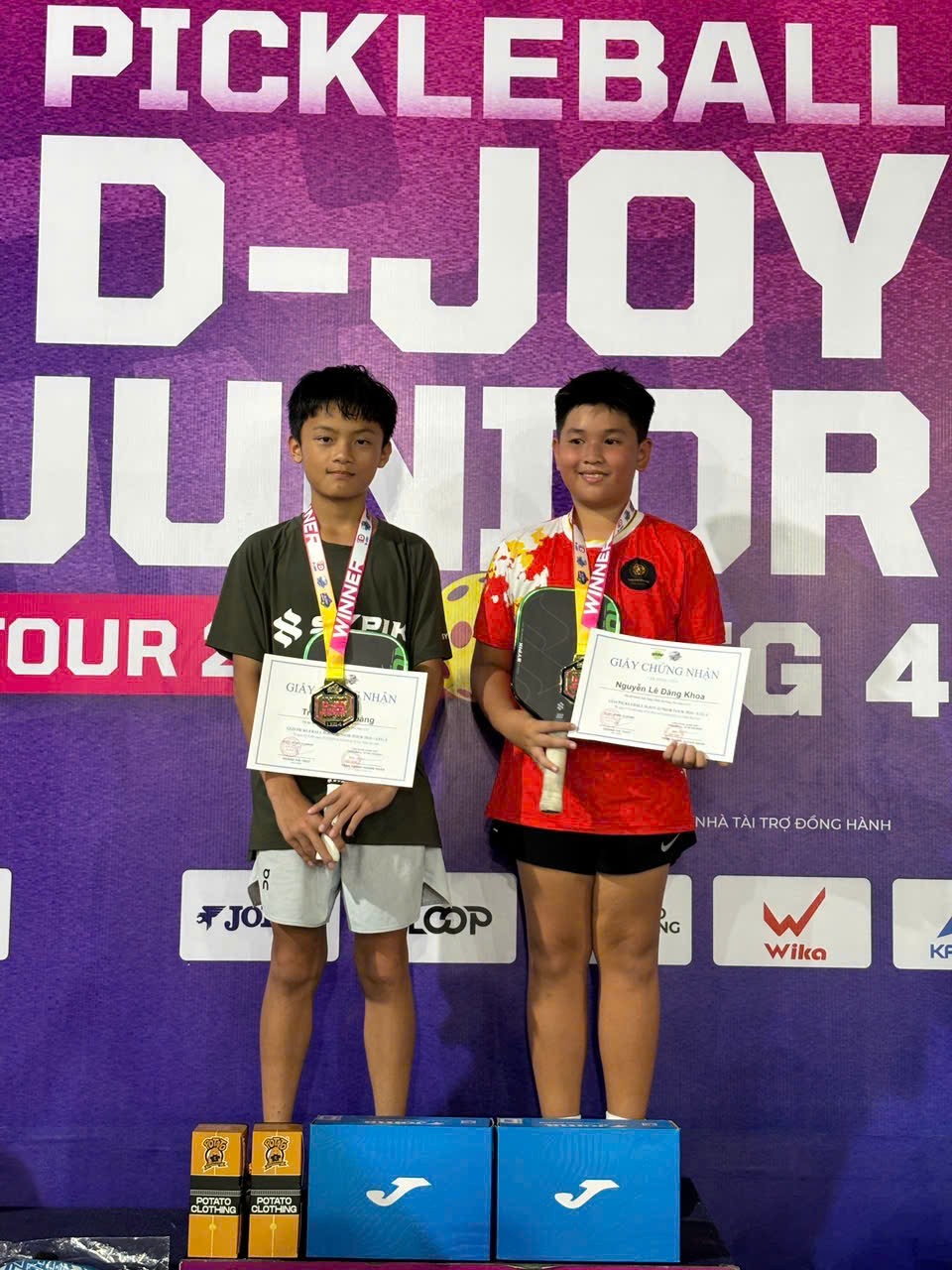 Nguyễn Lê Đăng Khoa tập luyện Pickleball