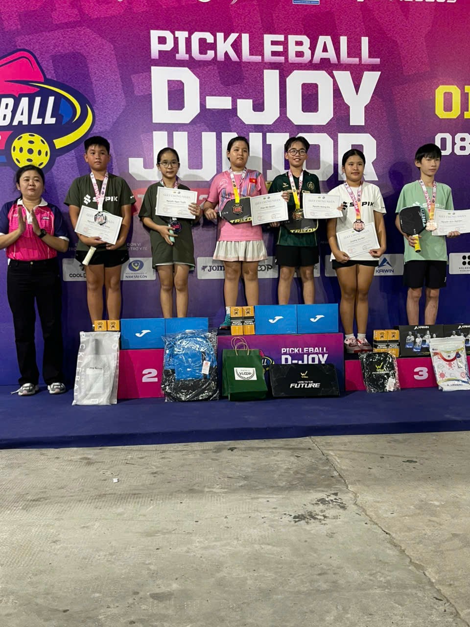 Nguyễn Ngọc Tuyết thi đấu Pickleball